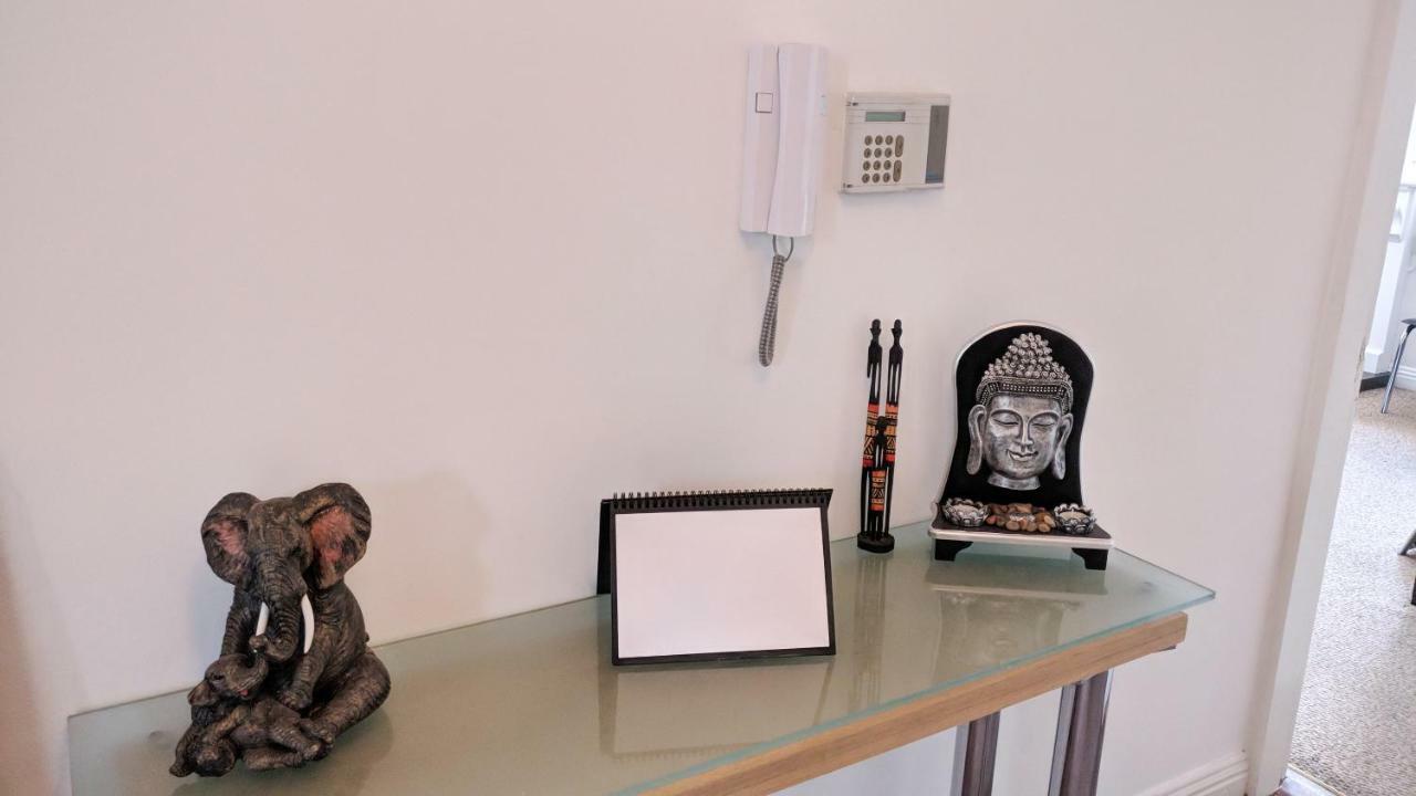 אינסקורתי Riverview Luxury Short Stay Apartment מראה חיצוני תמונה