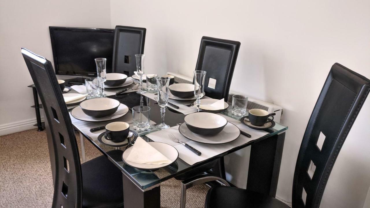 אינסקורתי Riverview Luxury Short Stay Apartment מראה חיצוני תמונה