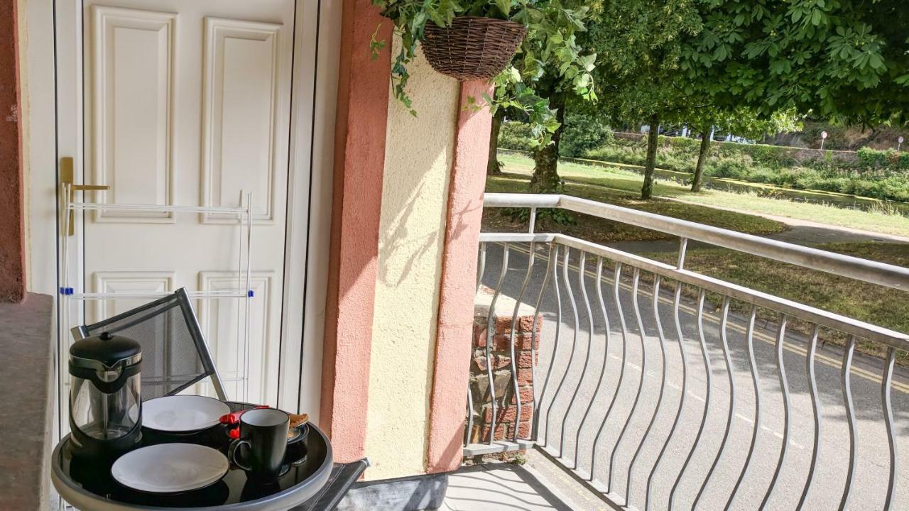 אינסקורתי Riverview Luxury Short Stay Apartment מראה חיצוני תמונה