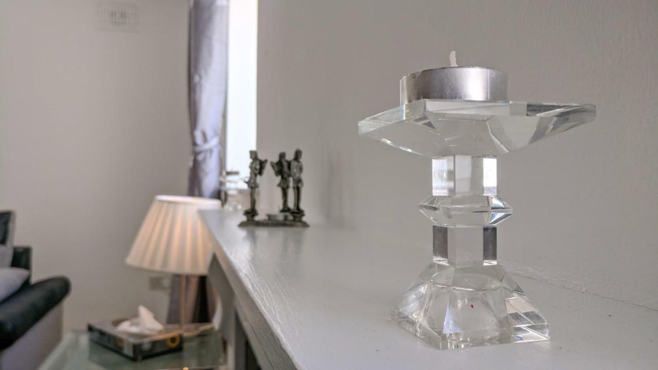 אינסקורתי Riverview Luxury Short Stay Apartment מראה חיצוני תמונה