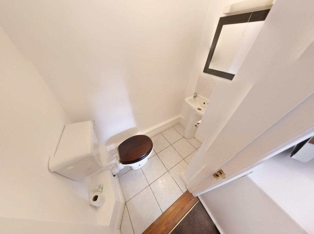אינסקורתי Riverview Luxury Short Stay Apartment מראה חיצוני תמונה