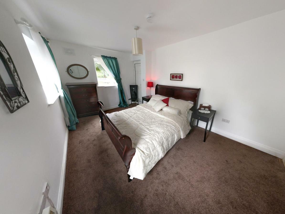 אינסקורתי Riverview Luxury Short Stay Apartment מראה חיצוני תמונה
