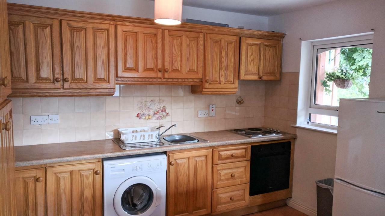 אינסקורתי Riverview Luxury Short Stay Apartment מראה חיצוני תמונה