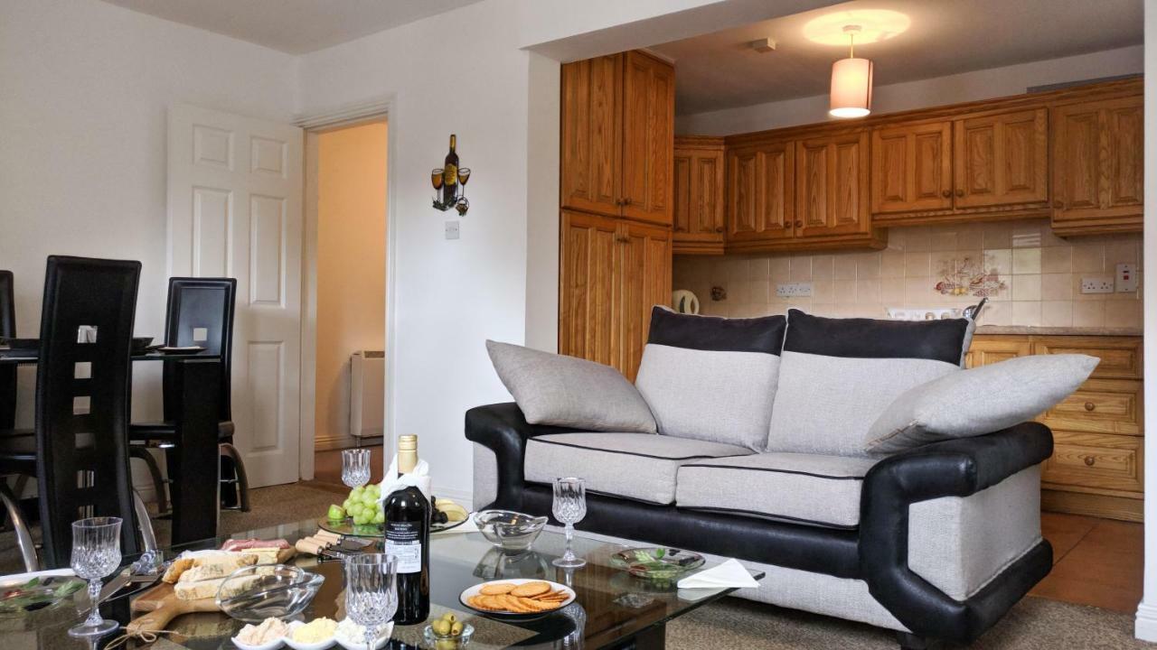 אינסקורתי Riverview Luxury Short Stay Apartment מראה חיצוני תמונה